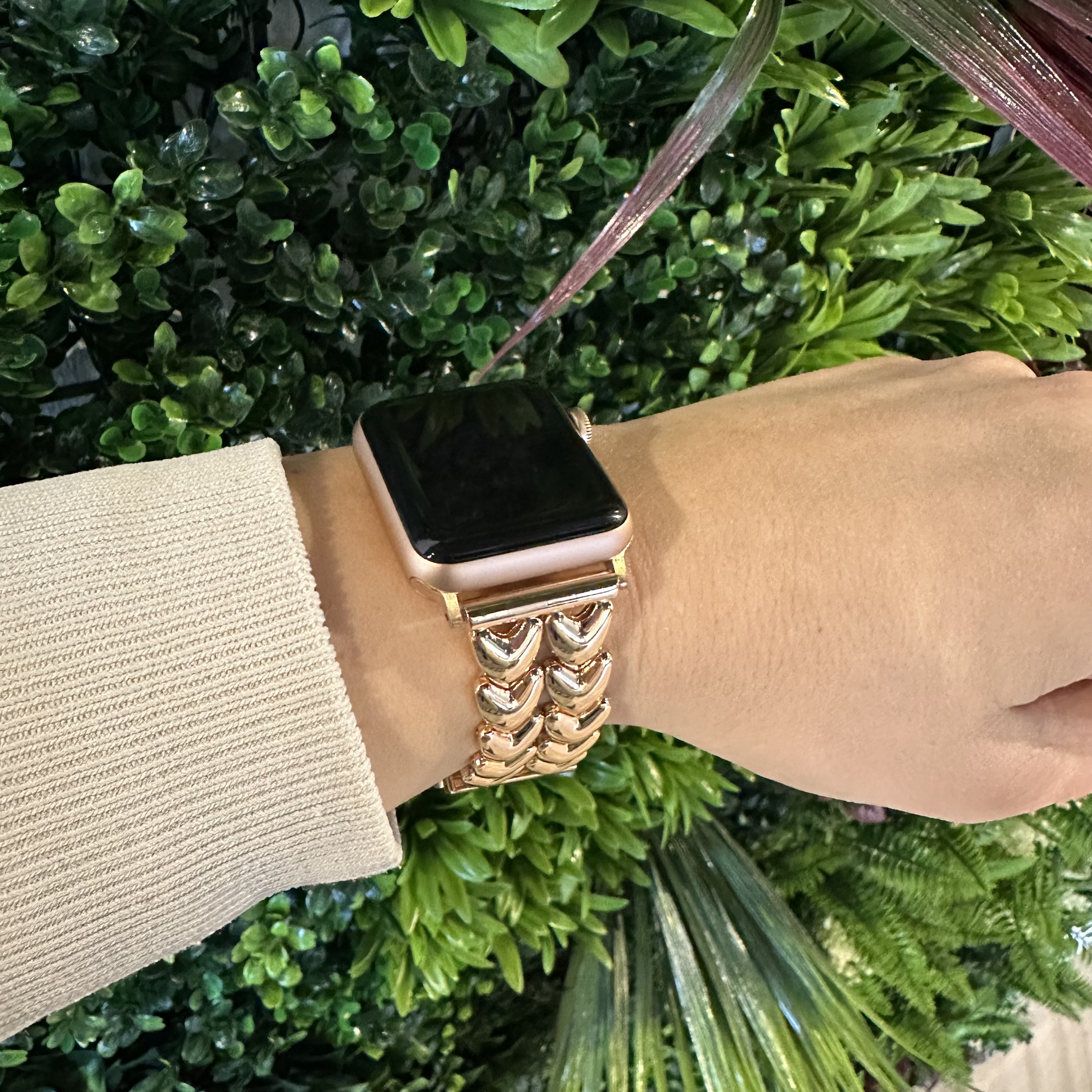 Correa de eslabones de acero con forma de corazón para Apple Watch - oro rosa