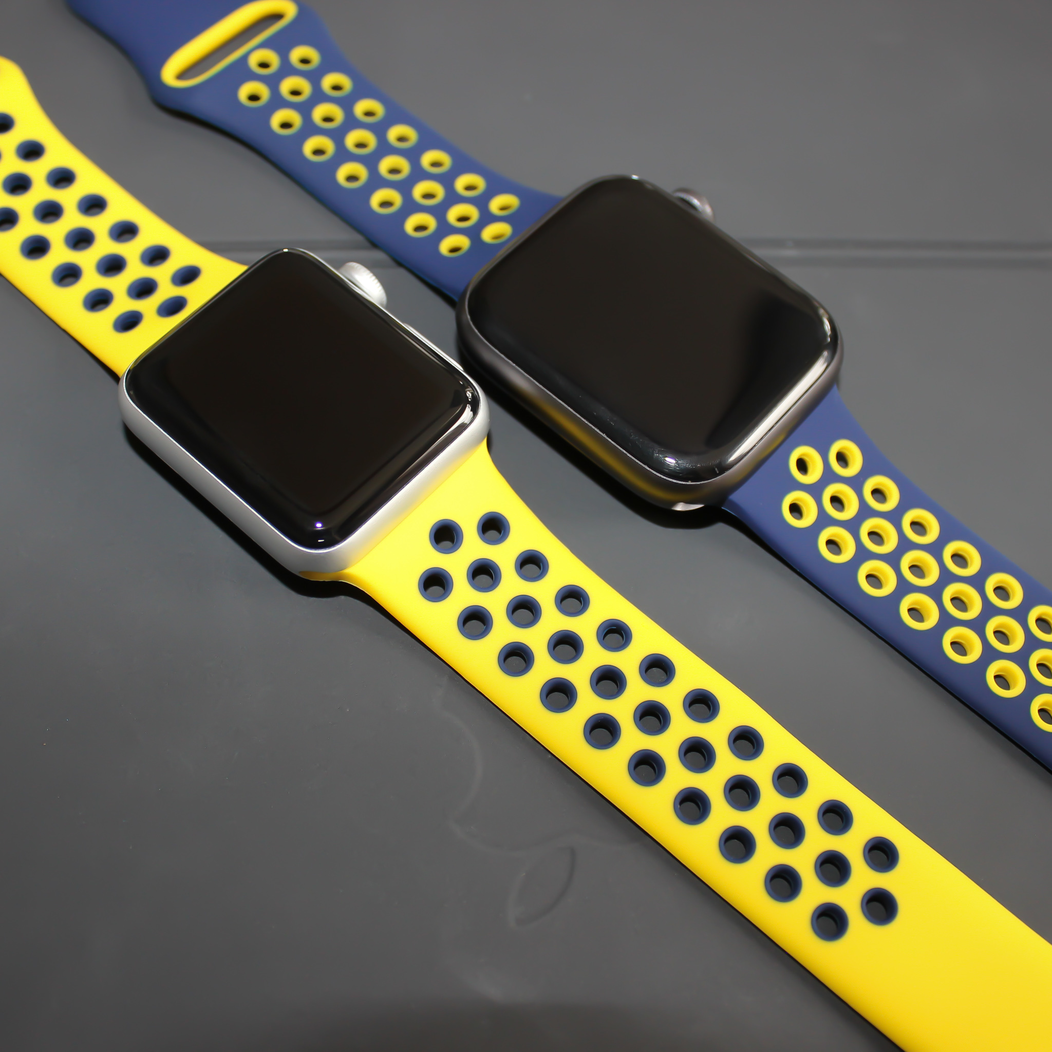 Correa deportiva doble para el Apple Watch - azul oscuro amarillo