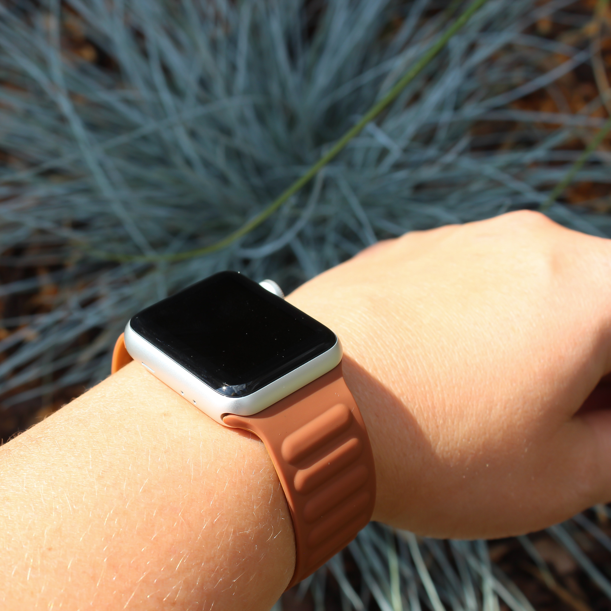 Correa deportiva individual acanalada para el Apple Watch - marrón