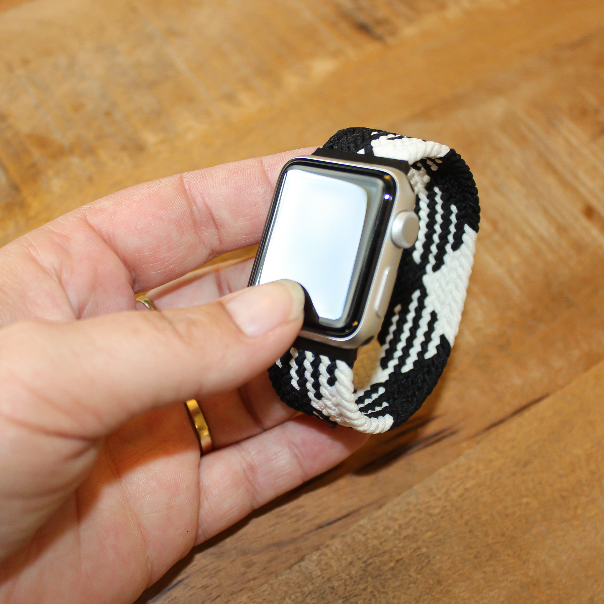 Correa solo loop trenzada de nailon para el Apple Watch - blanco negro