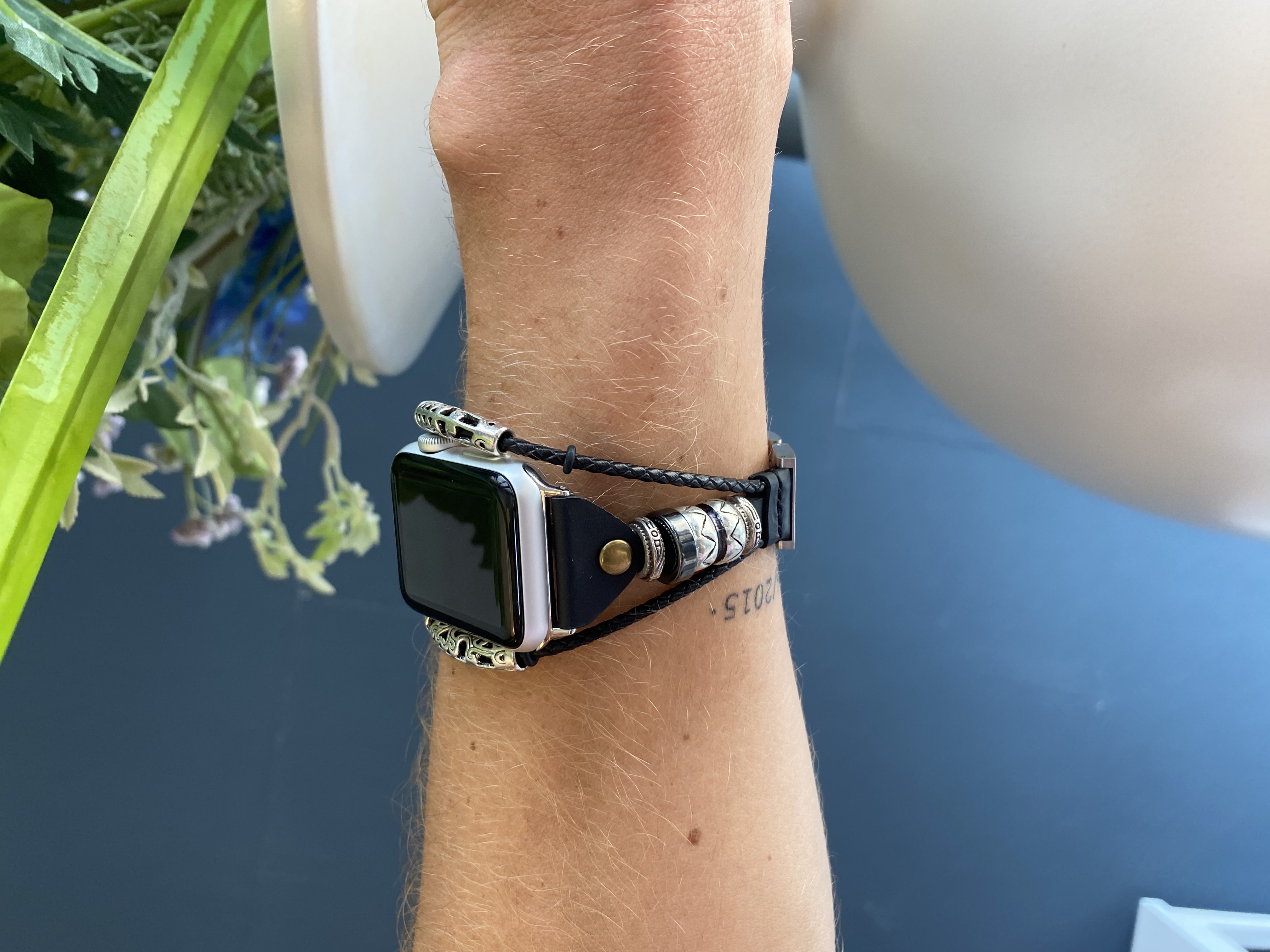 Correa de joyería de piel robusto para el Apple Watch - rosario negro
