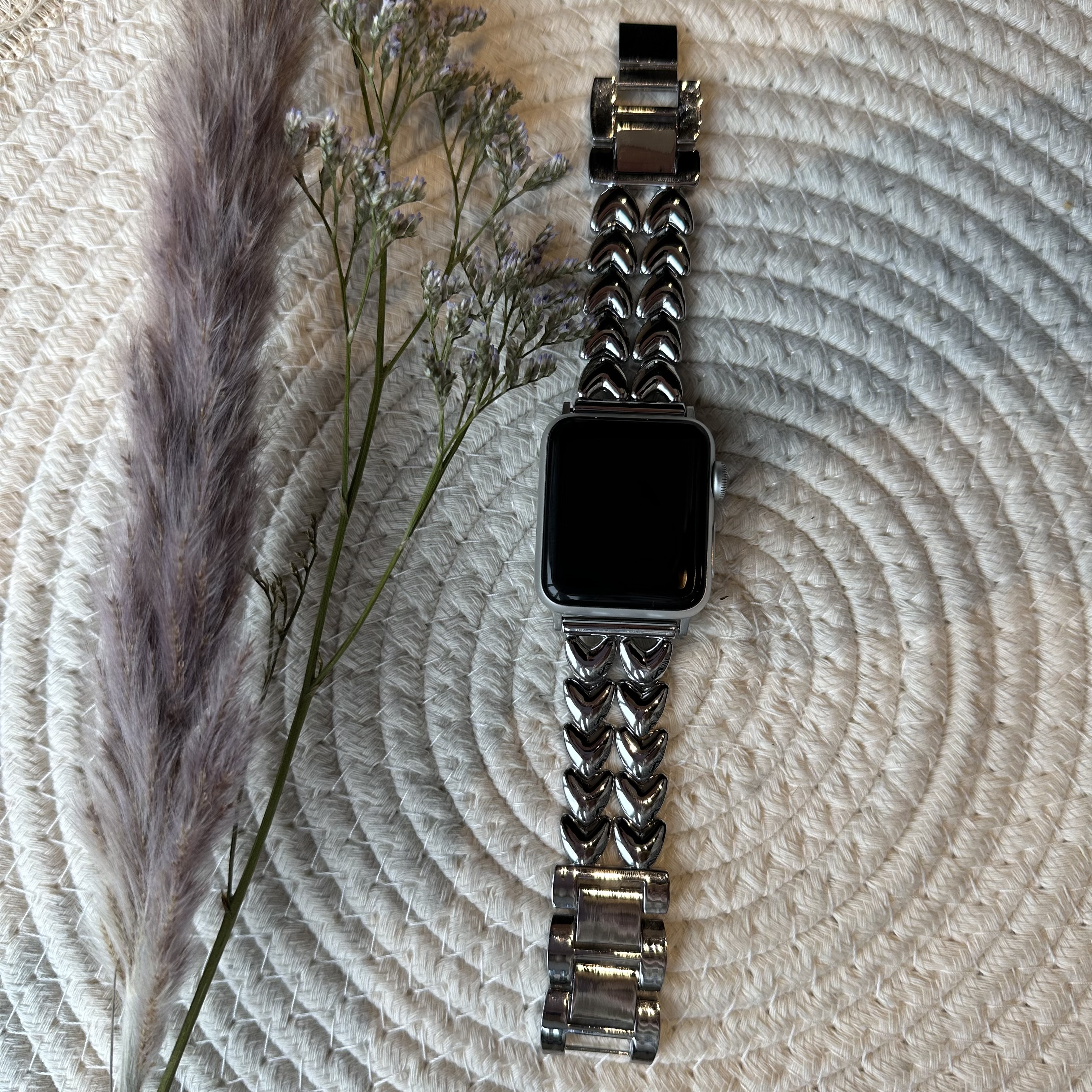 Correa de eslabones de acero con forma de corazón para Apple Watch - plata